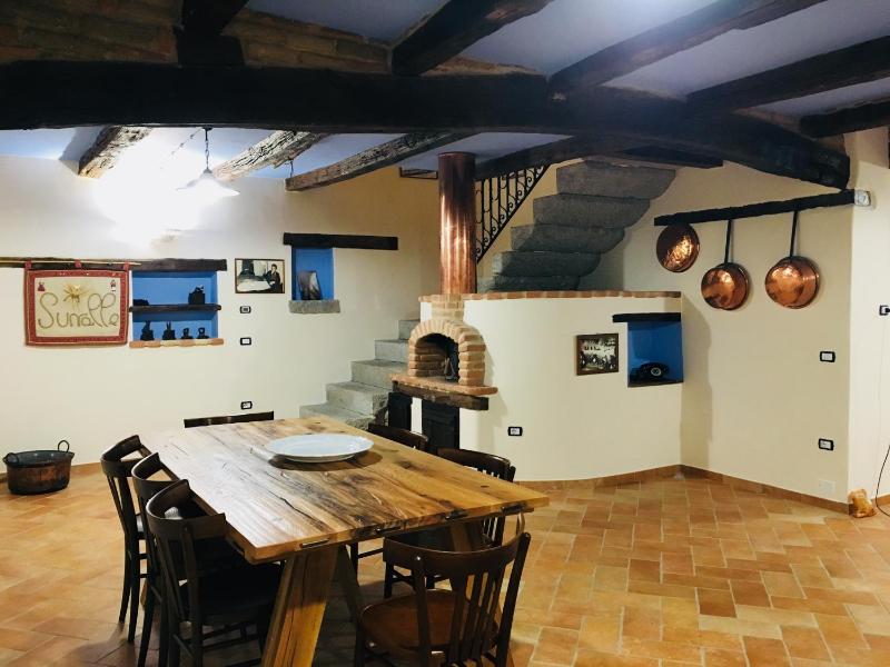 Casa Sunalle a Fonni - Confortevole casa vacanze con vista giardino