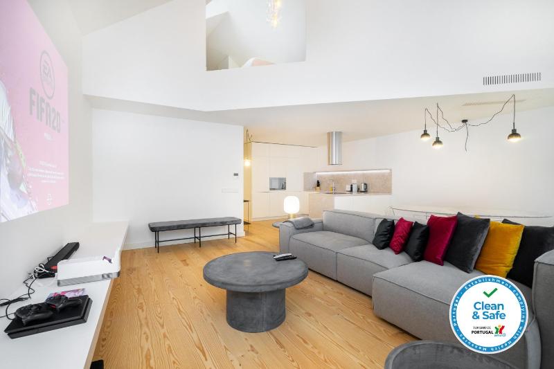 WHome | LS48 Prime Location Luxury Duplex — отель с удобствами в Лиссабоне