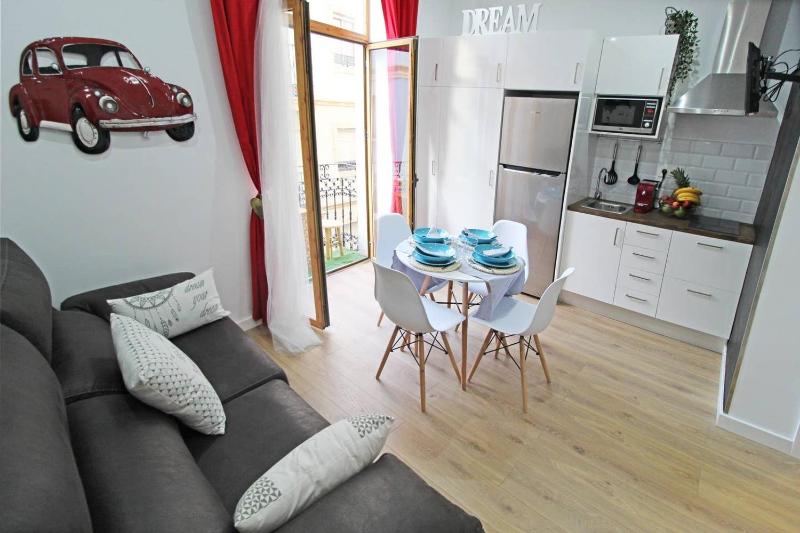 Apartamento muy centrico 5 minutos playa (2º) — отель с удобствами в Аликанте