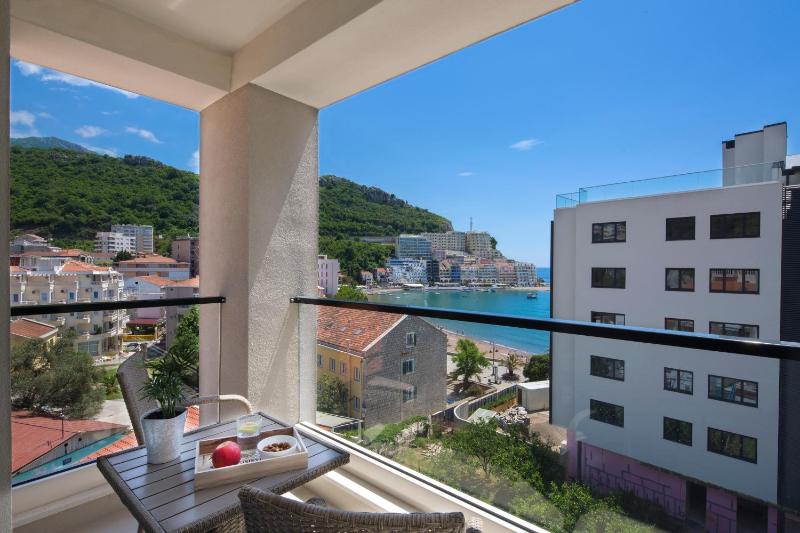 Apartments Djuro Rafailovic — отель с удобствами в Будва