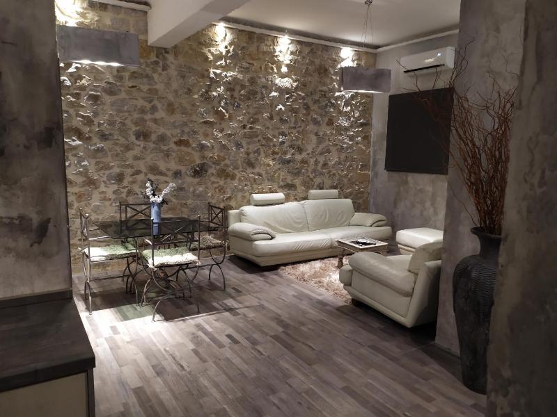 Unique Luxury House — отель с удобствами в Афины