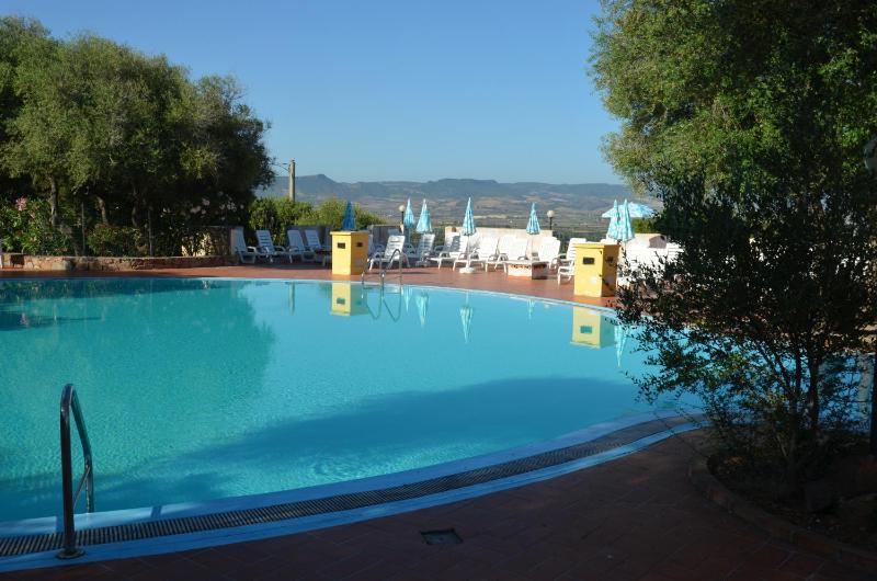 Li Seddi a Badesi - Oasi di relax con piscina e spa