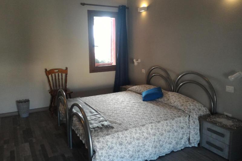 Corona B&B a Sardara - Rilassante B&B con giardino