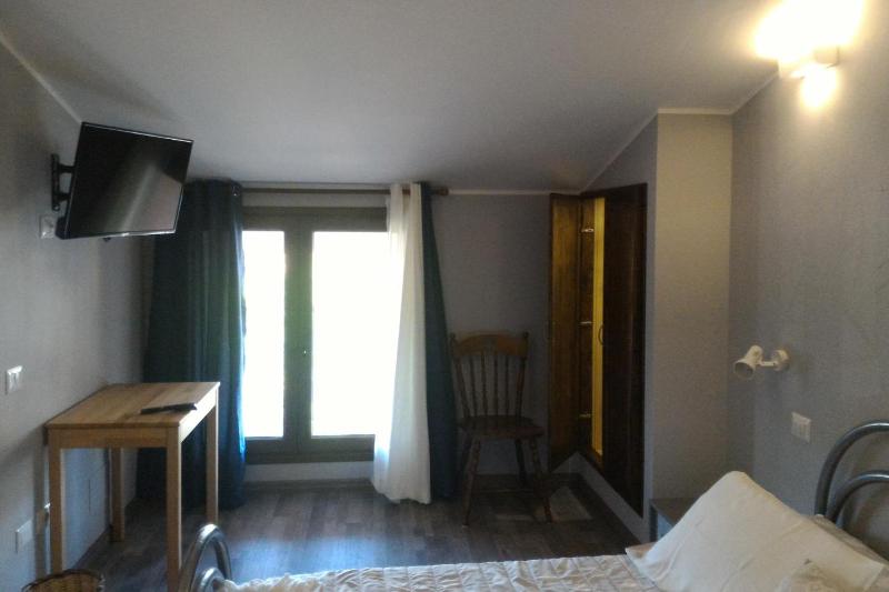 Corona B&B a Sardara - Rilassante B&B con giardino