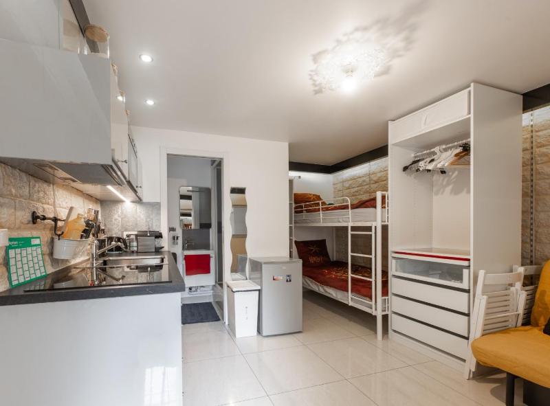 Studio a Paris et desinfection rigoureux du logis — отель с удобствами в Париже