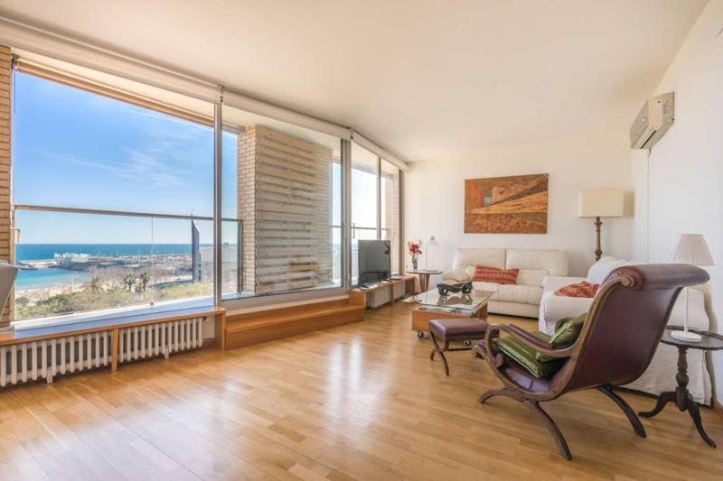 Sea views & city skyline — забронировать отель в Барселоне