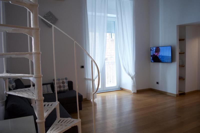 CriSe Home — отель с удобным расположением в Неаполе