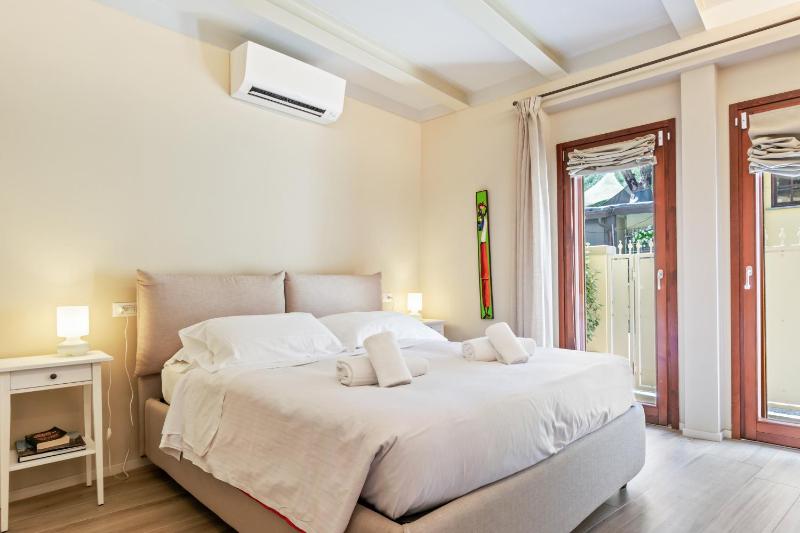Piazzale Michelangelo Modern Flat — отель с удобствами в Флоренции