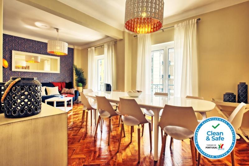 Almirante 3-Four Bedrooms — отель с удобным расположением в Лиссабоне
