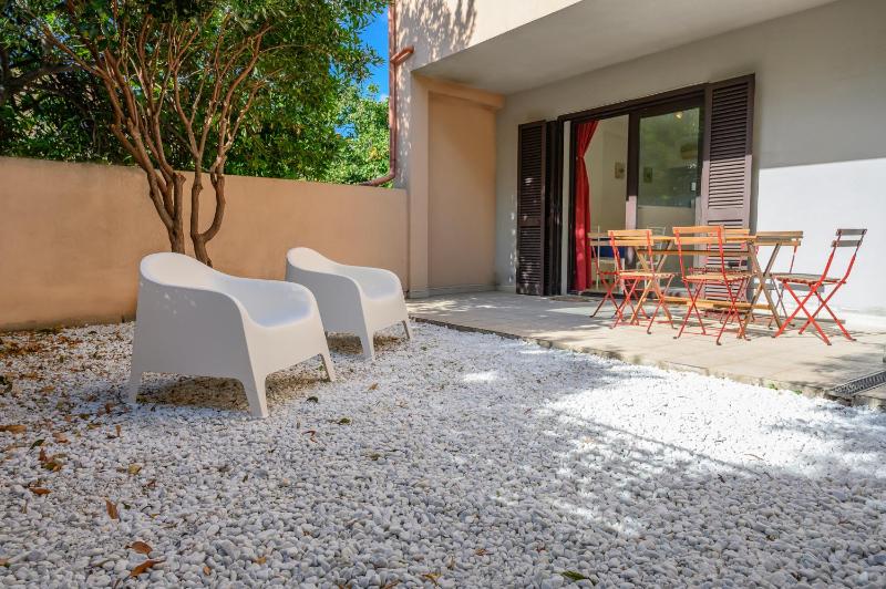 Downtown Garden Olbia - Spazioso apt con patio
