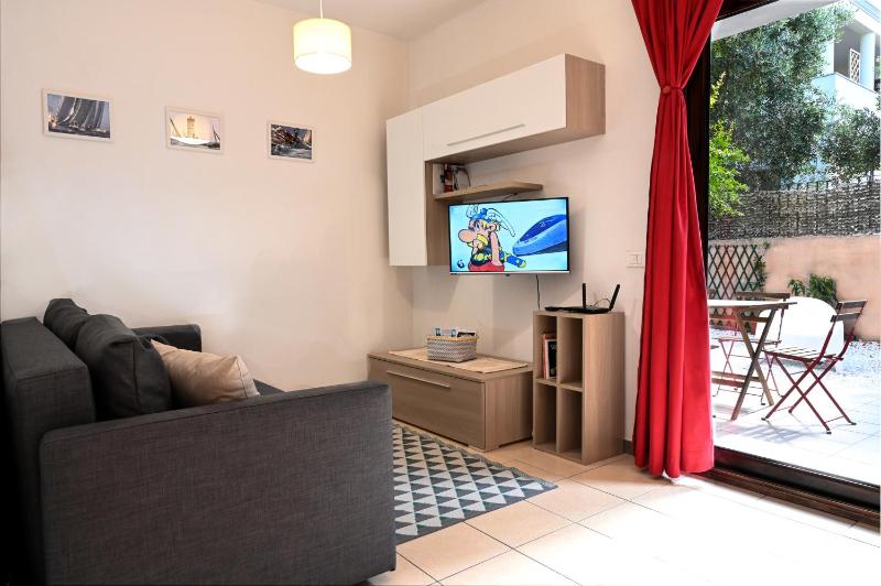Downtown Garden Olbia - Spazioso apt con patio