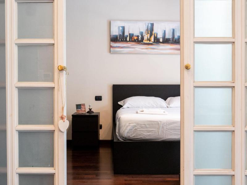 The Best Rent - Modern Duomo Apartment — комфортный отель в Милане