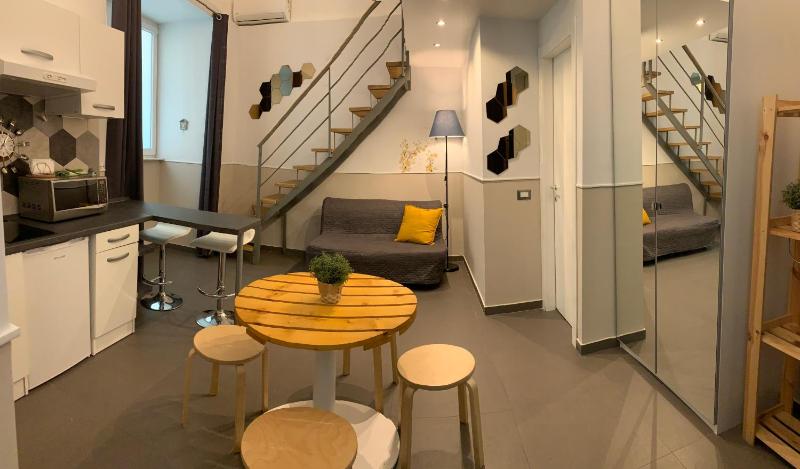 Little Dream Residenza - Napoli — отель в Неаполе, Италия