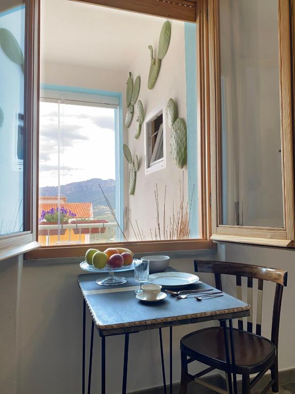 Canduleri a Orgosolo - Elegante Guest House con Balcone