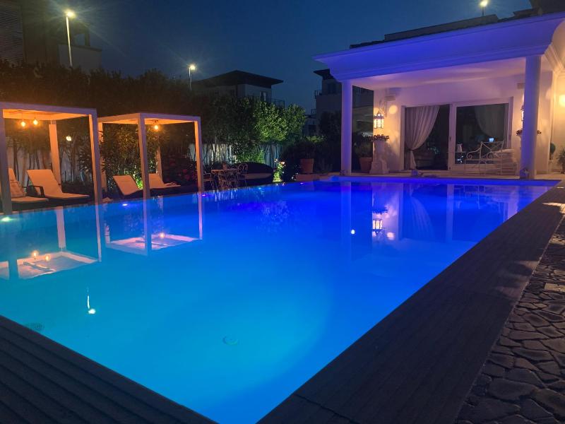 White House a Olbia - Lussuosa struttura con piscina