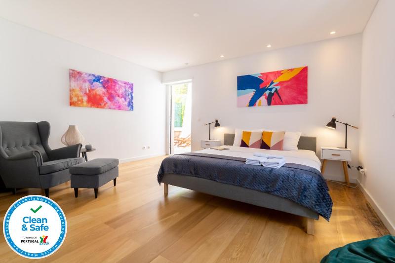 Industrial Lisbon Apartment — отель в Лиссабоне, Португалия