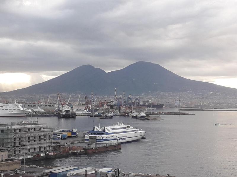 Molo 33 Napoli — отель с удобным расположением в Неаполе