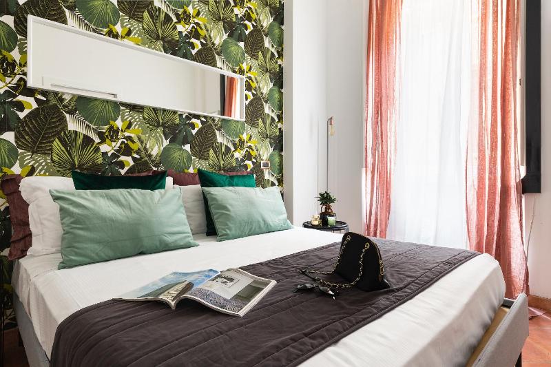 Monti Jungle Apartment - URBANA — отель с удобствами в Риме