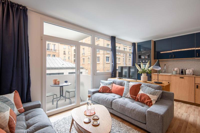 NEW - Appt style le Corbusier avec Balcon - 8 pers — отзывы гостей и цены