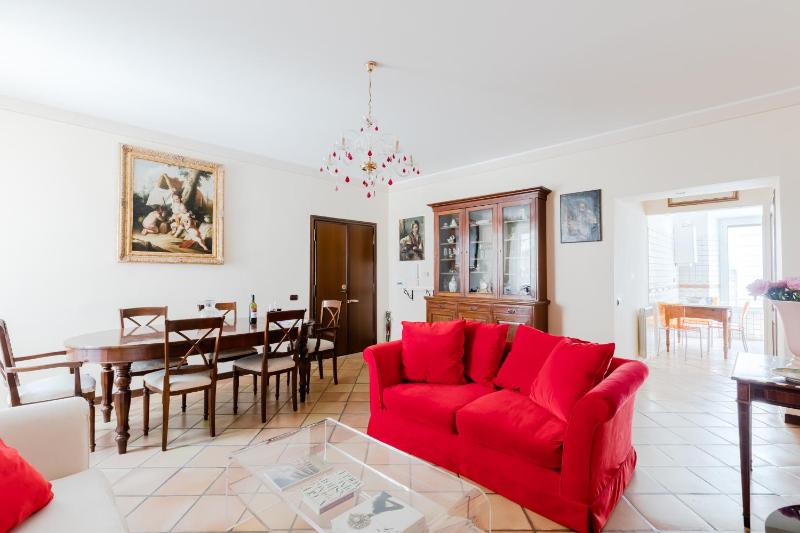 Classic apartment near the Colosseum — отзывы гостей и цены