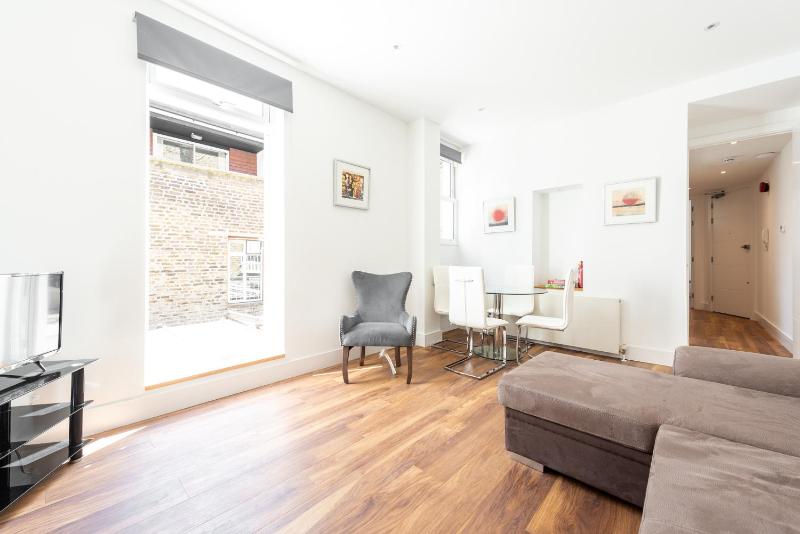 Цены на Hyde Park Apartment (SS1) в Лондоне