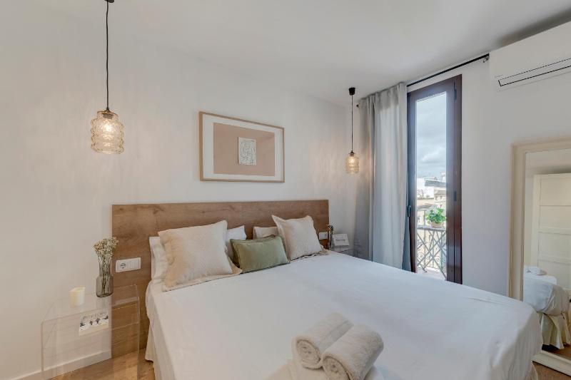 Happy Apartments — отель в Барселоне, Испания