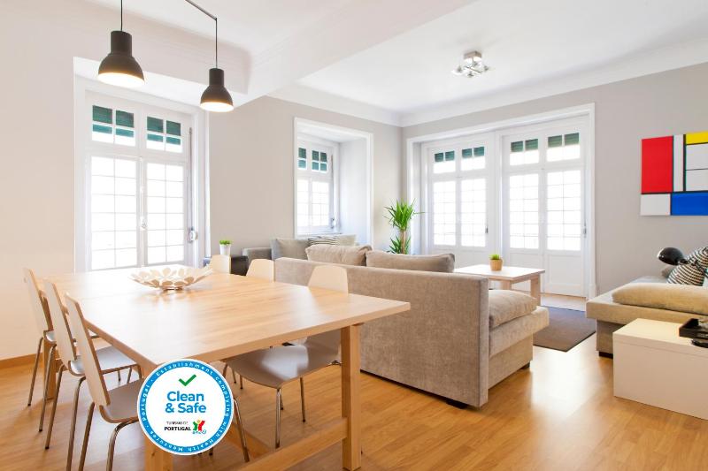 Chagas 17 by Central Hill Apartments — комфортный отель в Лиссабоне