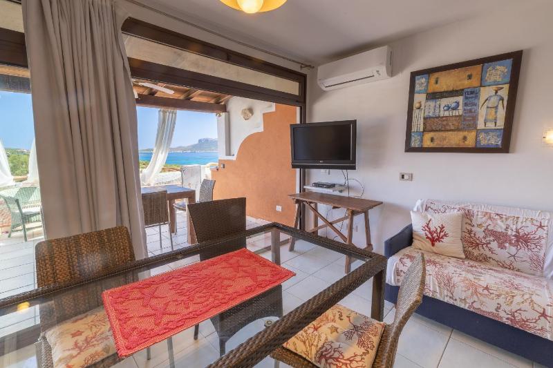 Holiday Apartments a Golfo Aranci - Paradiso Fronte Spiaggia