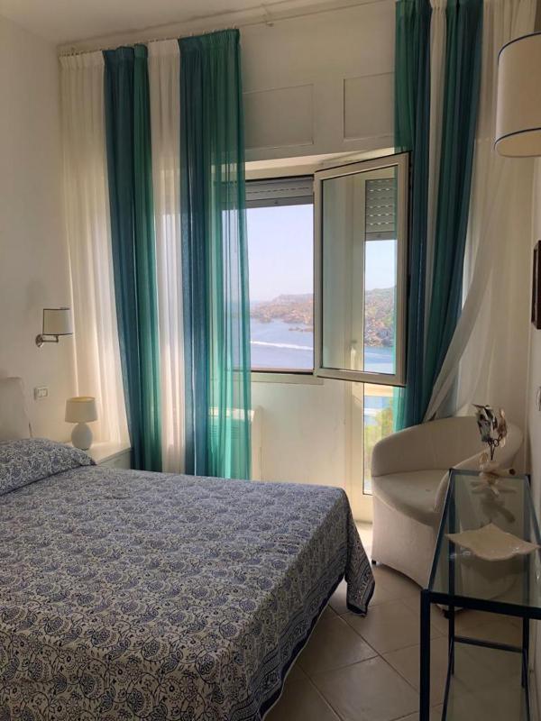Suite Gallo a Santa Teresa - Lussuoso appartamento piscina