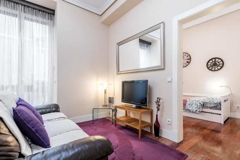 Arenal Adagio Apartment — комфортный отель в Мадриде