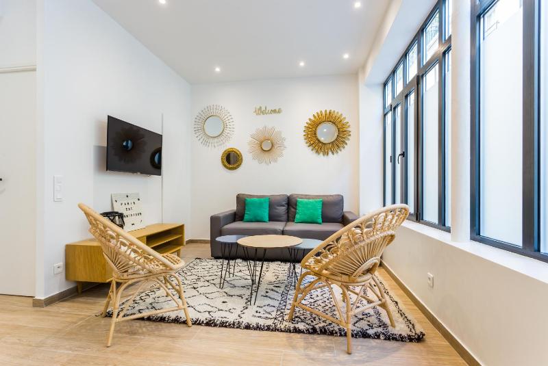 Цены на CMG Boulevard Voltaire / Truillot D в Париже
