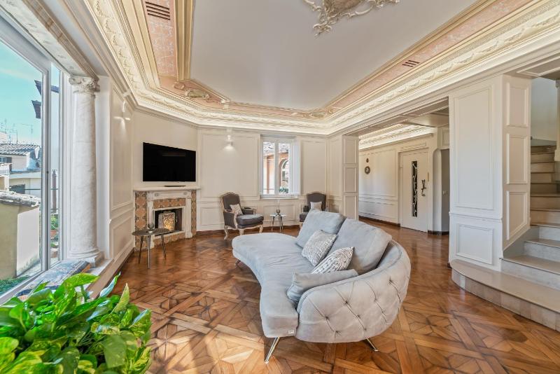 Цены на BMGA l ViaPaola43 Palace Luxury Penthouse 2Bdr в Риме