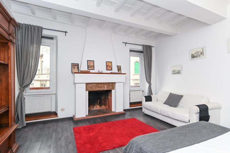 Gorgeous Trastevere loft on the river — отзывы гостей и цены