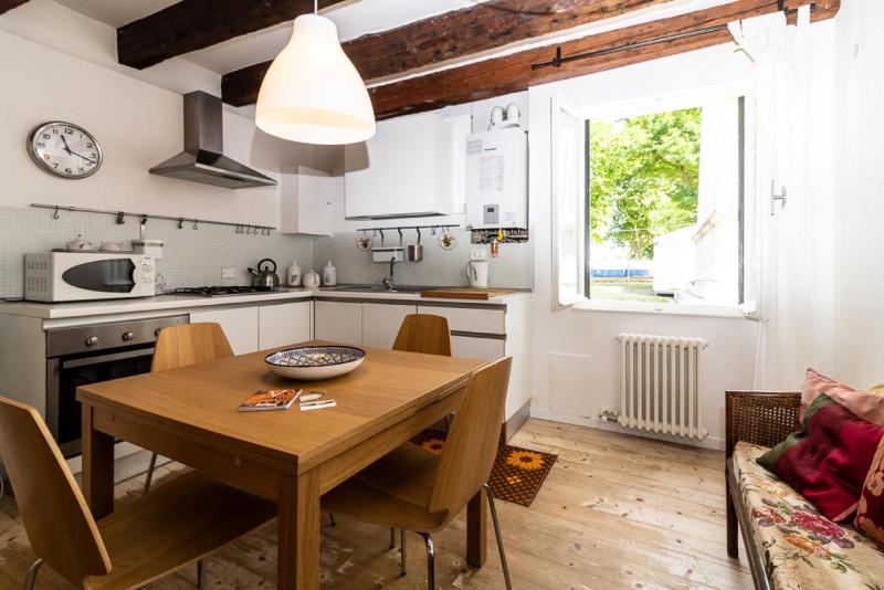 Veneziacentopercento Campaniel Apartment — отель с удобствами в Венеции