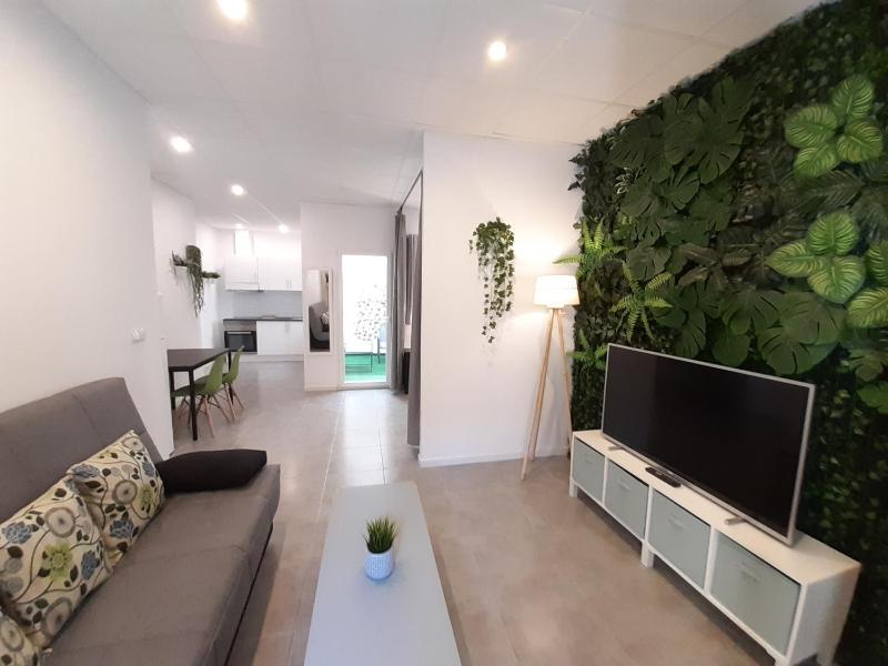 Tropical Garden Apartment — забронировать отель в Аликанте