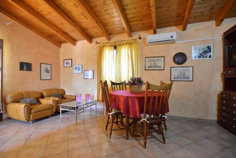 Izzhome Nora Beach a Pula - Casa Vacanze a Passi dal Mare