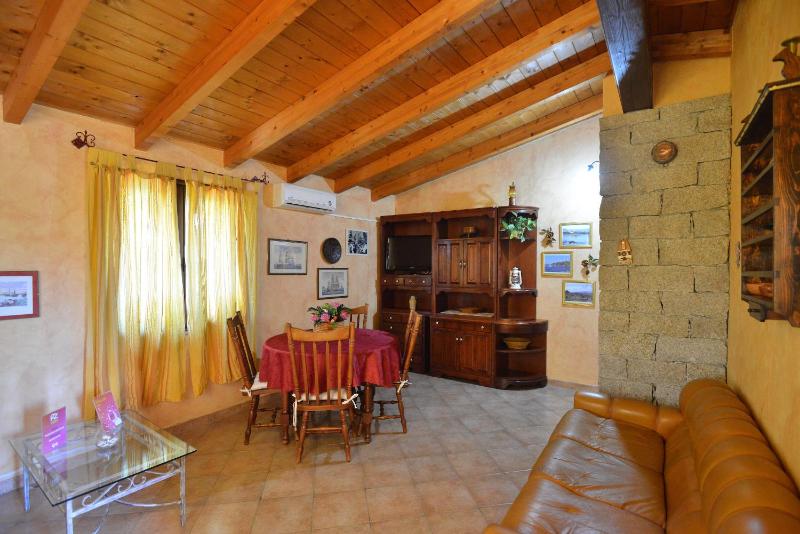 Izzhome Nora Beach a Pula - Casa Vacanze a Passi dal Mare