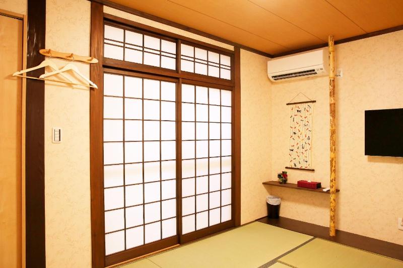Free car parking, Nishioji Station 300M - Vacation STAY 87341 — отель с удобным расположением в Киото