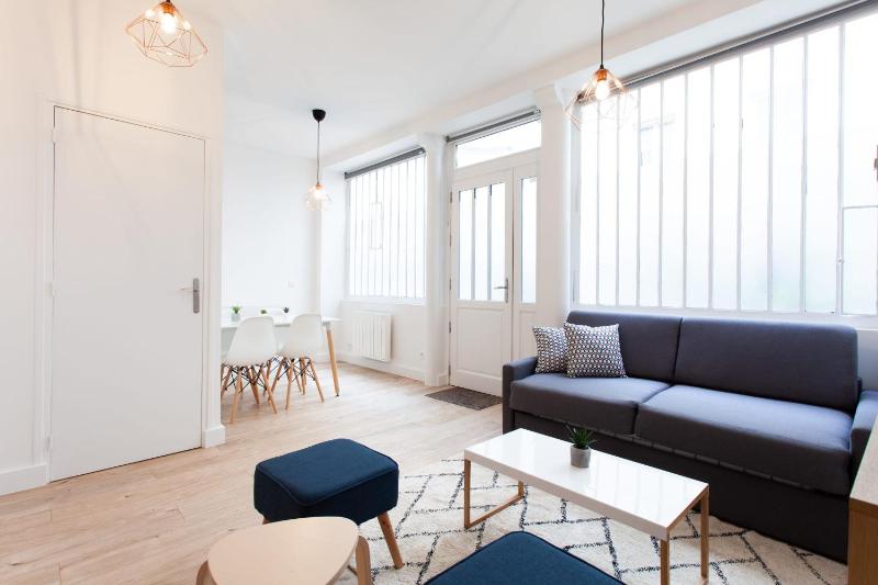 Luminous Appt And Design Close To The Sacred Heart — отель с удобным расположением в Париже
