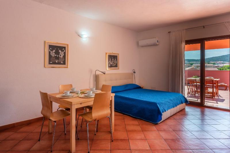 Residence Cristal Blu: Oasi con piscina sul mare
