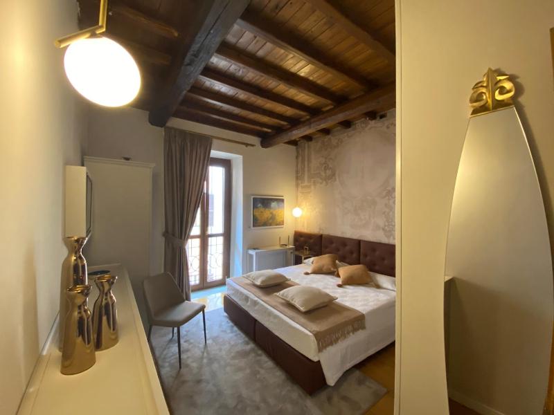 Condotti Rooms — комфортный отель в Риме