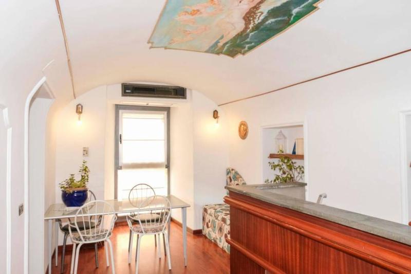 Napoli centro storico Un Passo da San Gennaro — комфортный отель в Неаполе