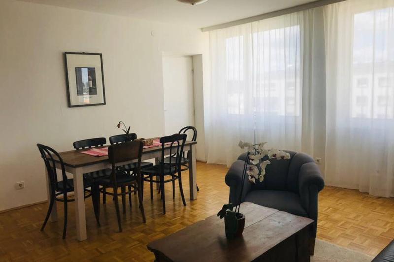 Mitten im Achten. Zentrale Wohnung in Wien — комфортный отель в вене