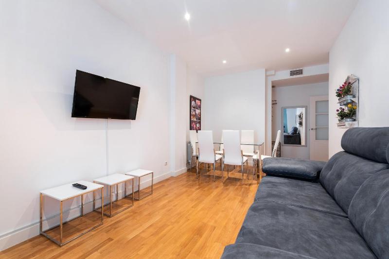 Central and modern- 2 bedrooms 1 bathroom - MintyStay- Sol — отель с удобствами в Мадриде