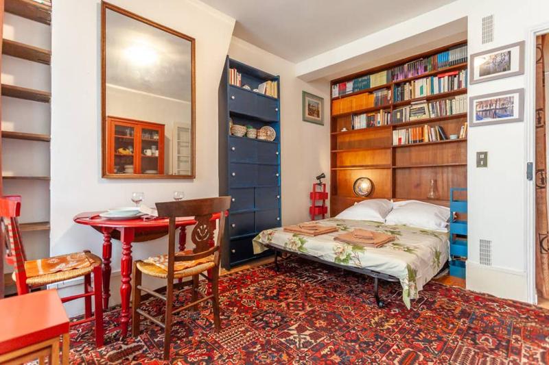 Greeter-Nid douillet au bord du canal St Martin — комфортный отель в Париже