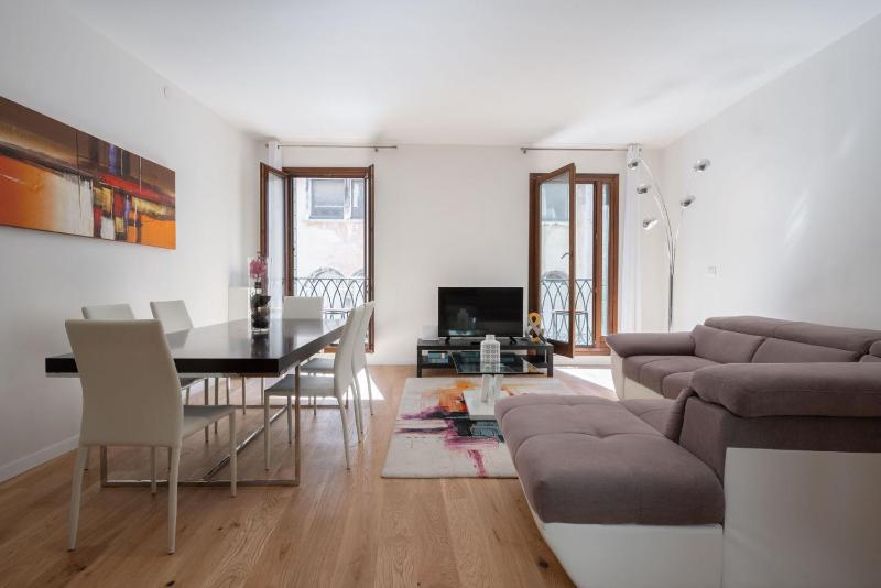 San Marco Prestige with Terrace by Wonderful Italy — забронировать отель в Венеции