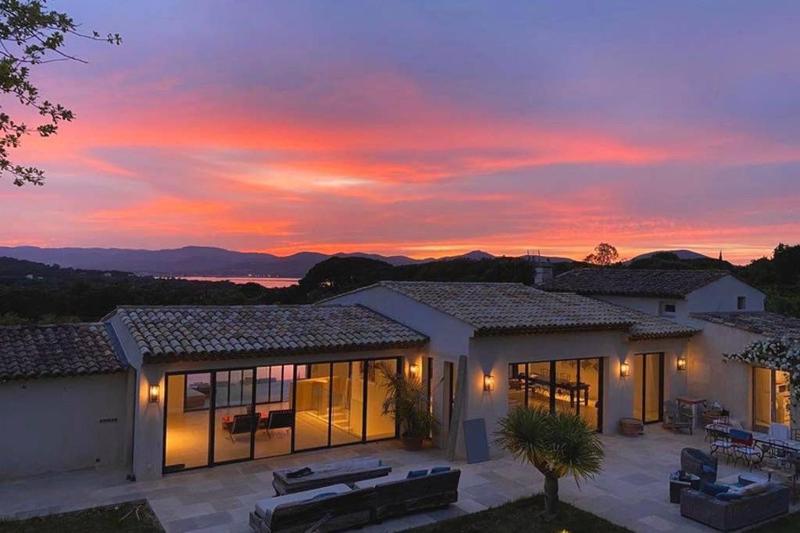 Villa see view ,pool ,saint tropez — отель в Сент-Тропезе, Франция