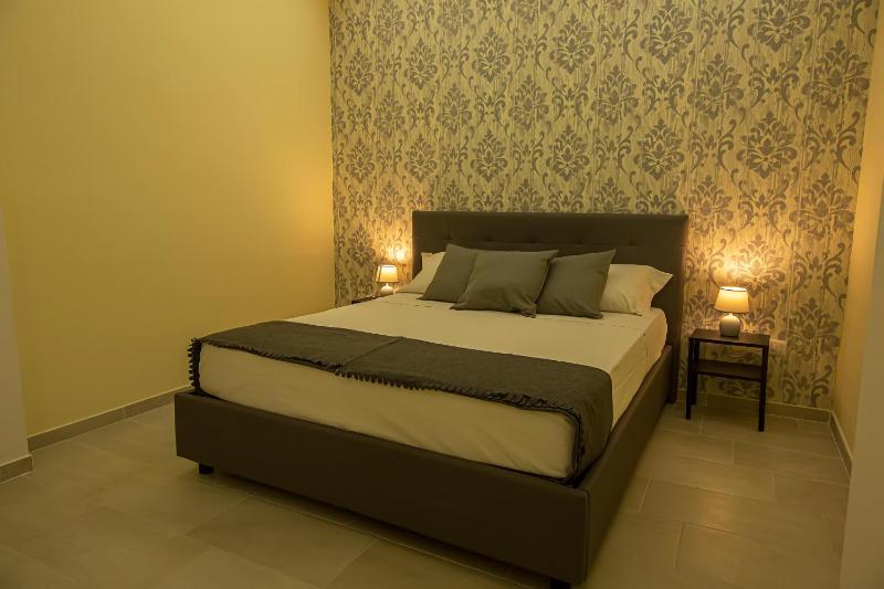 Olina Apartments n.6 — забронировать отель в Неаполе