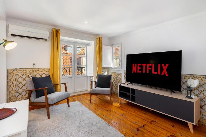 WHome Charming and historical apartment in Santa Justa — комфортный отель в Лиссабоне