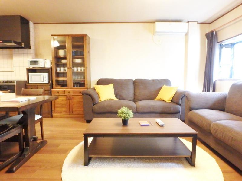 Shimanouchi Guest House — отель с удобствами в Осаке